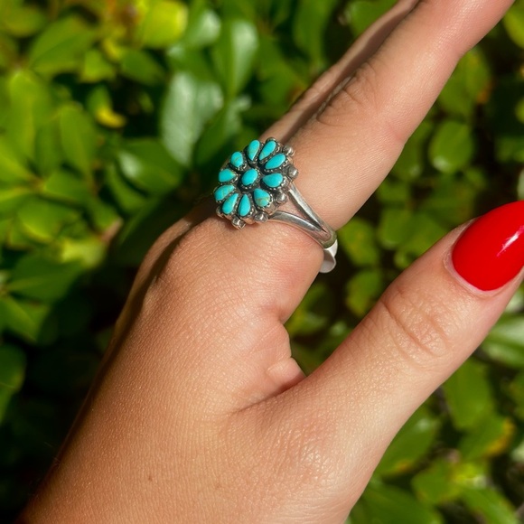 Flower Turquoise Ring - Picture 2 of 2